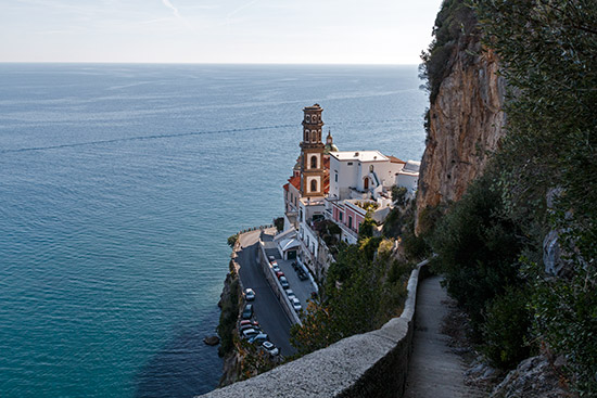 Plötzlich kommt Atrani ins Blickfeld
